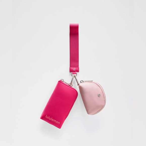 🆕🩷 Lululemon Dual Pouch Wristlet Wallet Raspberry Coulis Pink Haze Bright Coral - Picture 1 of 2